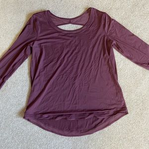 VERY CUTE lululemon top!